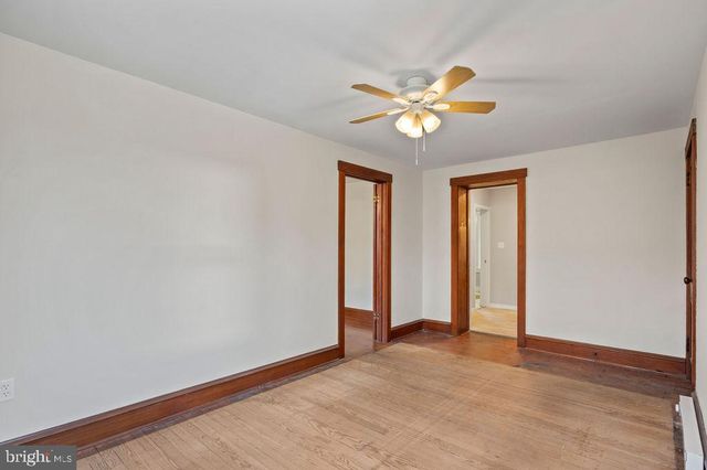 120 S KEMP ST, Lyon Station, PA 19536