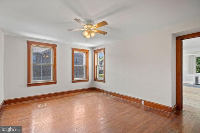 120 S KEMP ST, Lyon Station, PA 19536