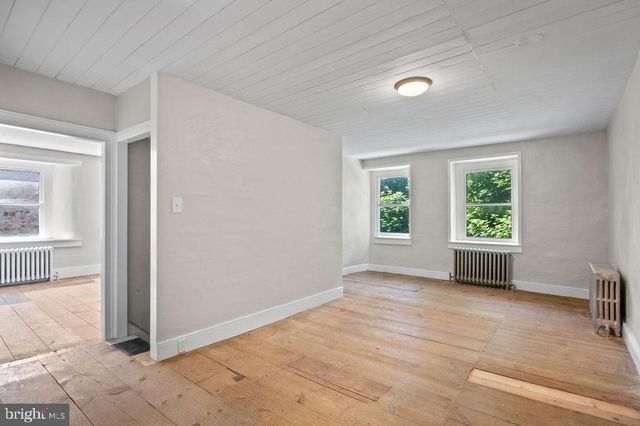 120 S KEMP ST, Lyon Station, PA 19536