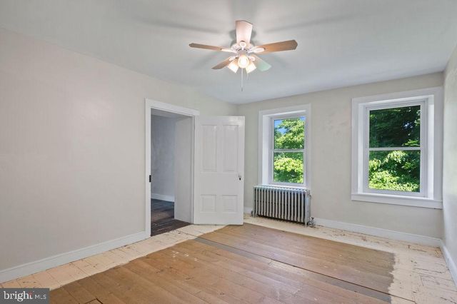 120 S KEMP ST, Lyon Station, PA 19536