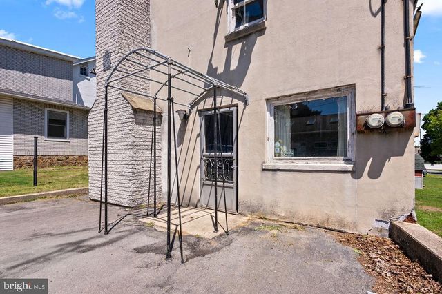 120 S KEMP ST, Lyon Station, PA 19536