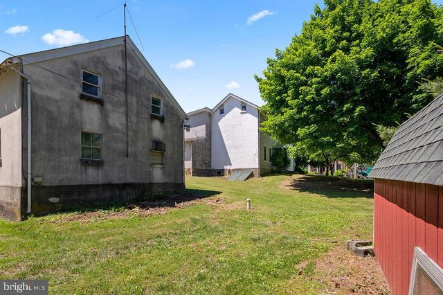 120 S KEMP ST, Lyon Station, PA 19536