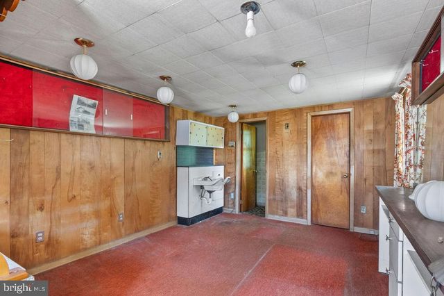 120 S KEMP ST, Lyon Station, PA 19536