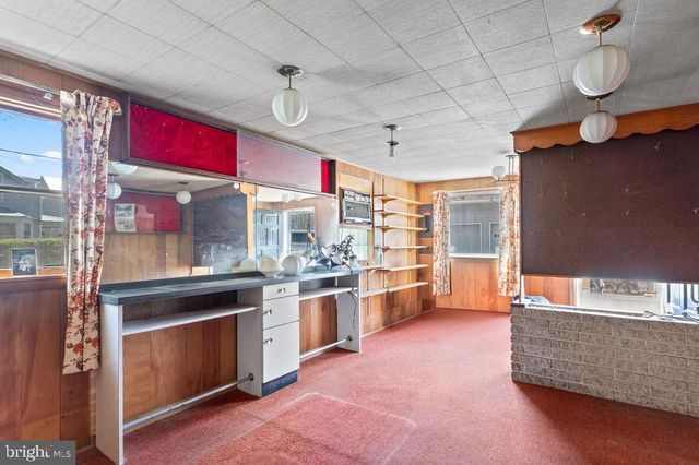 120 S KEMP ST, Lyon Station, PA 19536