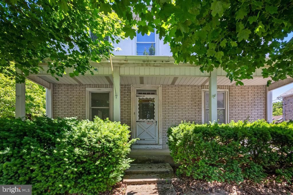 120 S KEMP ST, Lyon Station, PA 19536