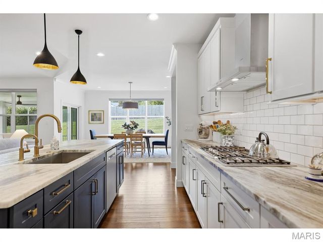 545 Long Acres Lane, Olivette, MO 63132