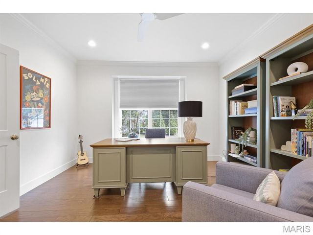 545 Long Acres Lane, Olivette, MO 63132