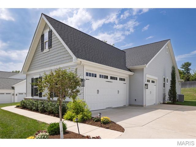545 Long Acres Lane, Olivette, MO 63132