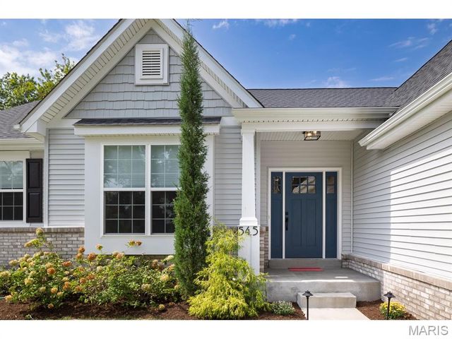 545 Long Acres Lane, Olivette, MO 63132