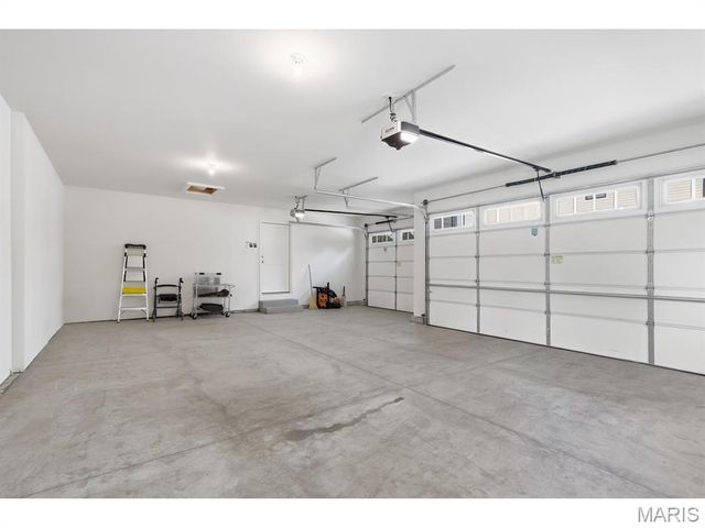 545 Long Acres Lane, Olivette, MO 63132