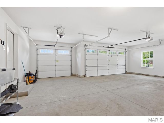 545 Long Acres Lane, Olivette, MO 63132