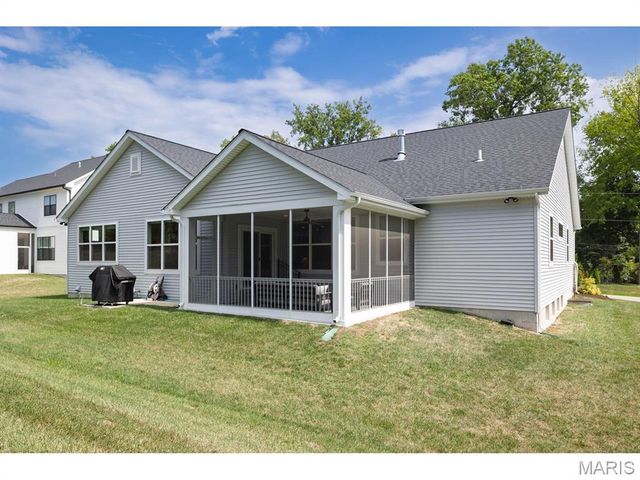 545 Long Acres Lane, Olivette, MO 63132