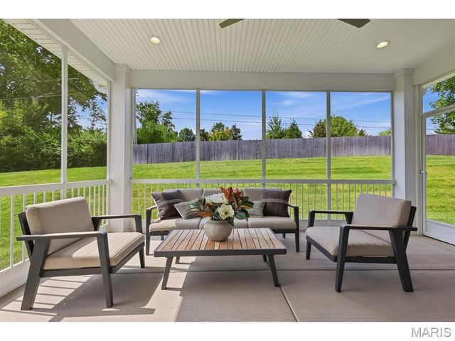 545 Long Acres Lane, Olivette, MO 63132
