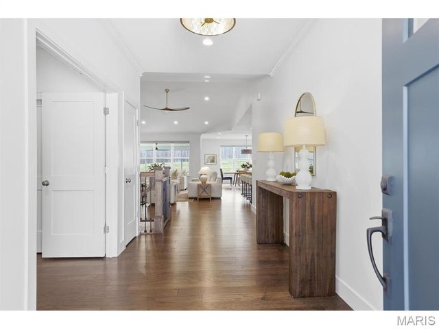 545 Long Acres Lane, Olivette, MO 63132