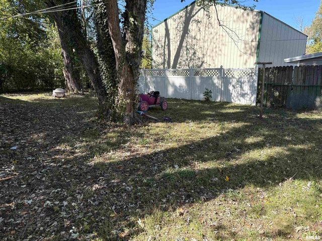 1210 S HICKORY Street, Centralia, IL 62801