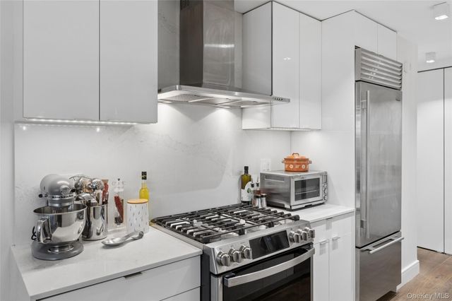 1805 215th Street 2G, Bayside, NY 11360