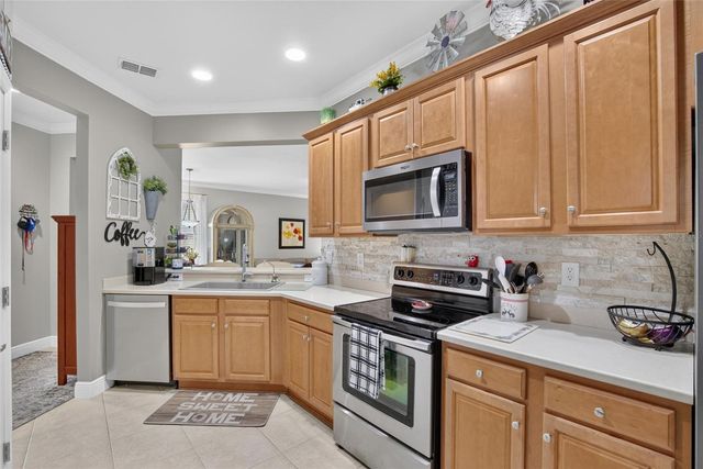 342 BLUEWATER FALLS COURT, Apollo Beach, FL 33572
