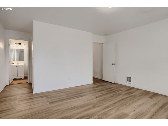 2926 Se 125TH Ave, Portland, OR 97236