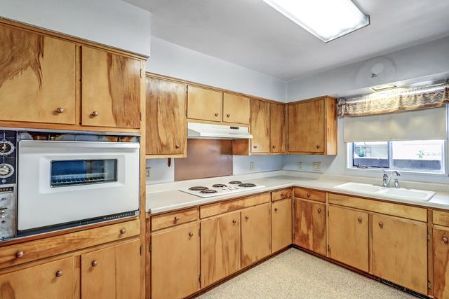 421 La Veta Drive NE, Albuquerque, NM 87108