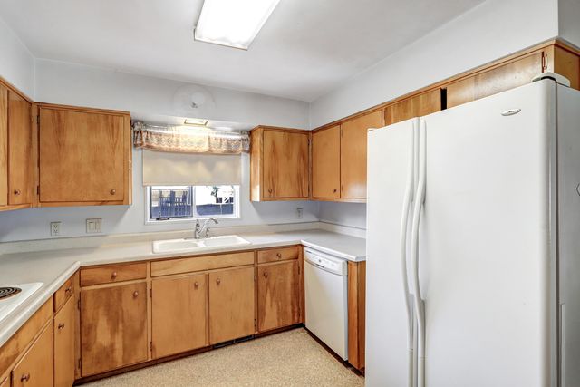 421 La Veta Drive NE, Albuquerque, NM 87108