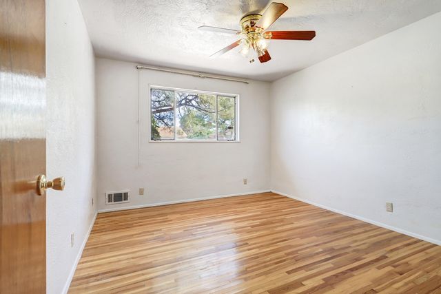 421 La Veta Drive NE, Albuquerque, NM 87108