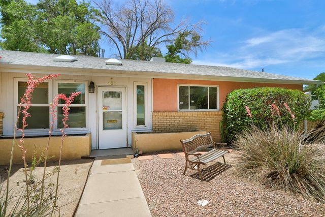421 La Veta Drive NE, Albuquerque, NM 87108