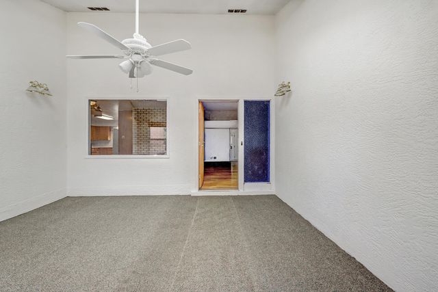421 La Veta Drive NE, Albuquerque, NM 87108