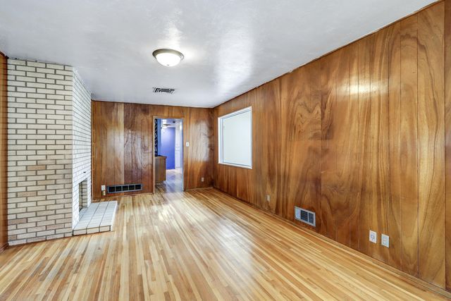 421 La Veta Drive NE, Albuquerque, NM 87108