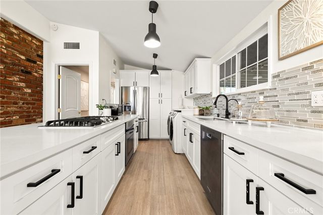 925 E Walnut, Glendora, CA 91741