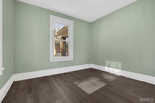 2140 Crescent Avenue, Hillsdale, MO 63121