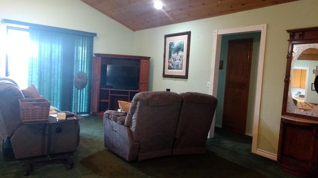 11011 Chances R Rd, Penn Valley, CA 95946