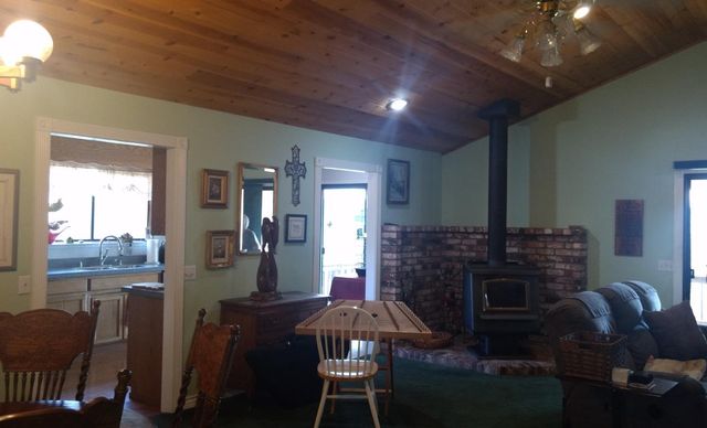 11011 Chances R Rd, Penn Valley, CA 95946
