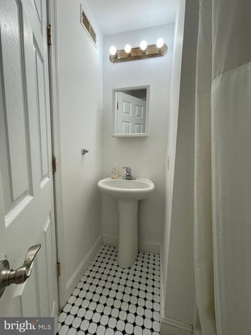 2044 N 18TH ST, Philadelphia, PA 19121