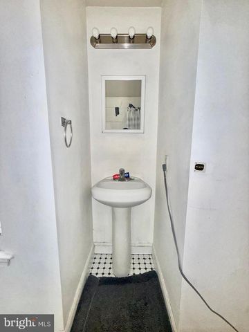 2044 N 18TH ST, Philadelphia, PA 19121