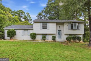 3724 Bramblevine Circle, Lithonia, GA 30038