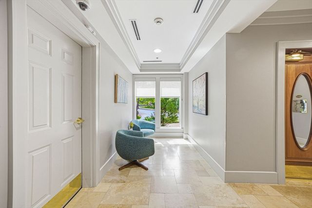 630 Hammond St 209, Brookline, MA 02467