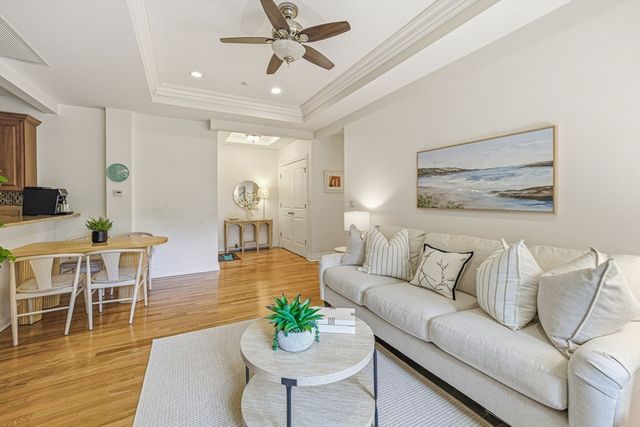 630 Hammond St 209, Brookline, MA 02467