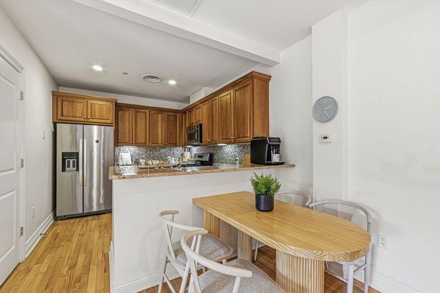 630 Hammond St 209, Brookline, MA 02467