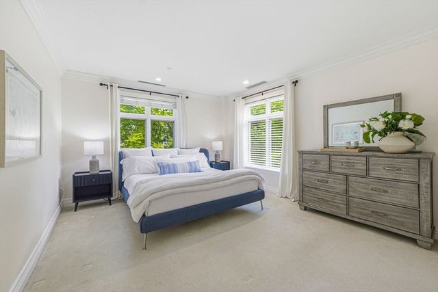 630 Hammond St 209, Brookline, MA 02467