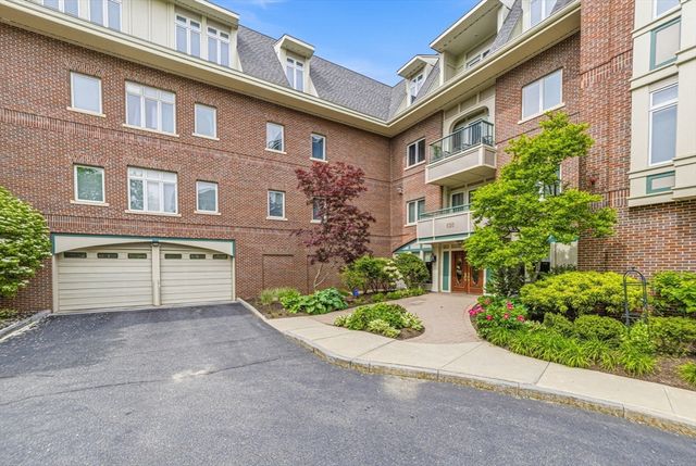 630 Hammond St 209, Brookline, MA 02467