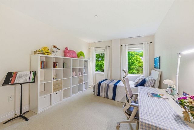 630 Hammond St 209, Brookline, MA 02467