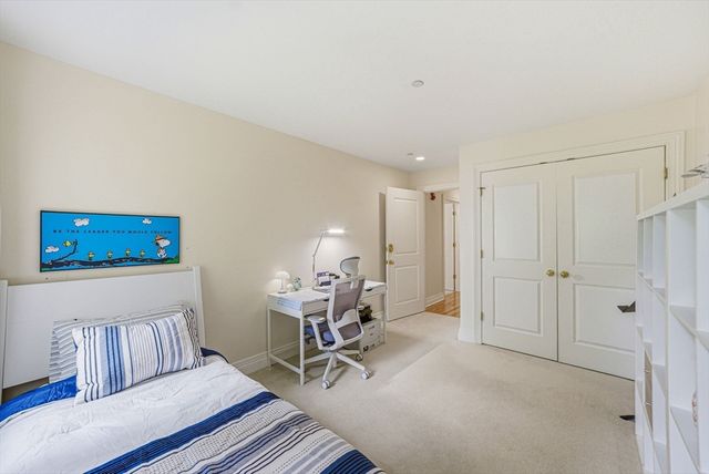 630 Hammond St 209, Brookline, MA 02467
