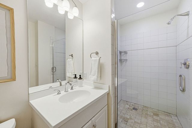 630 Hammond St 209, Brookline, MA 02467