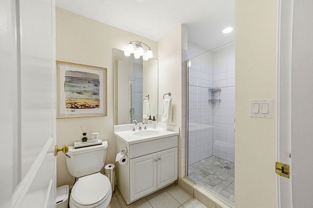 630 Hammond St 209, Brookline, MA 02467