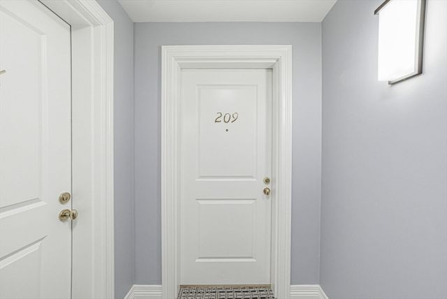 630 Hammond St 209, Brookline, MA 02467