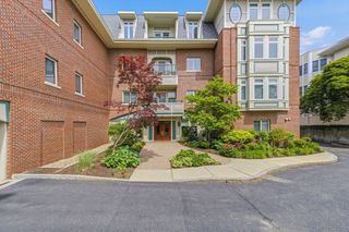 630 Hammond St 209, Brookline, MA 02467