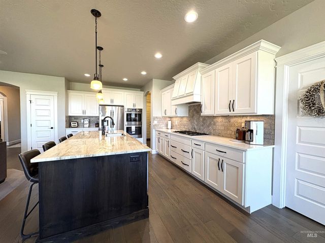 641 E Crest Ridge Dr, Meridian, ID 83642