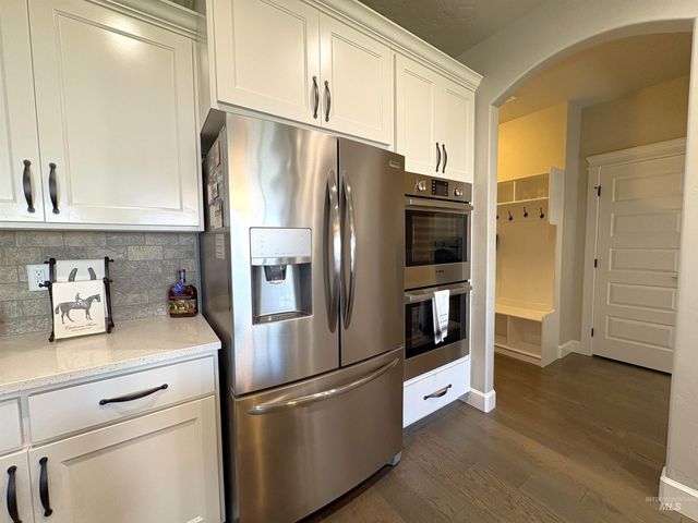 641 E Crest Ridge Dr, Meridian, ID 83642