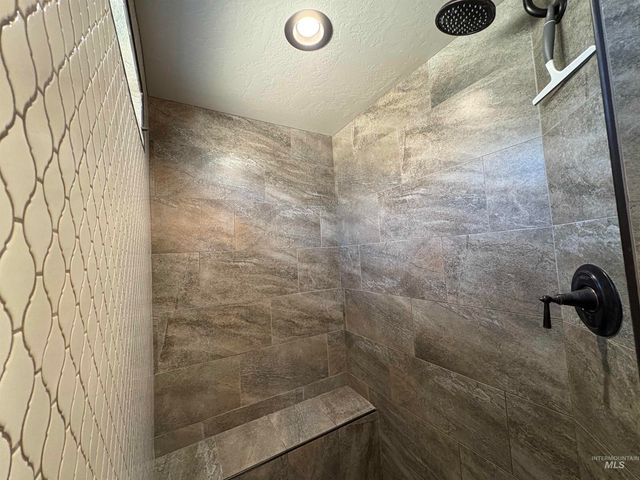 641 E Crest Ridge Dr, Meridian, ID 83642