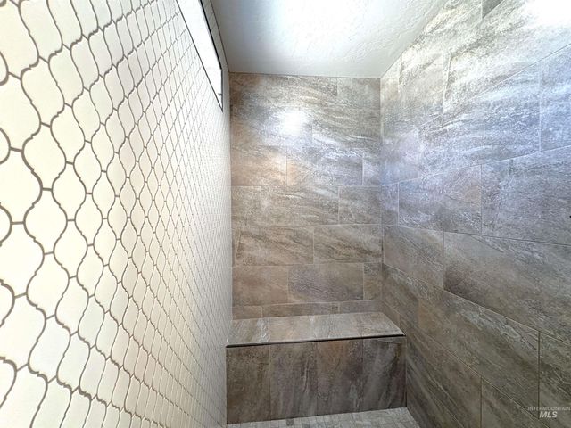 641 E Crest Ridge Dr, Meridian, ID 83642